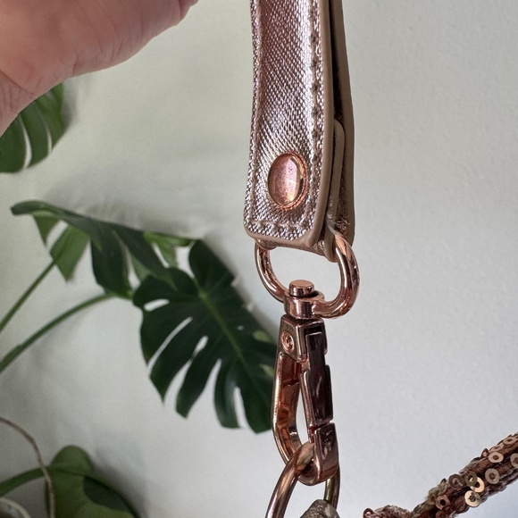 Disney Minnie Mouse Rose Gold Sequin Loungefly Micro Mini Backpack Wristlet - Picture 4 of 5